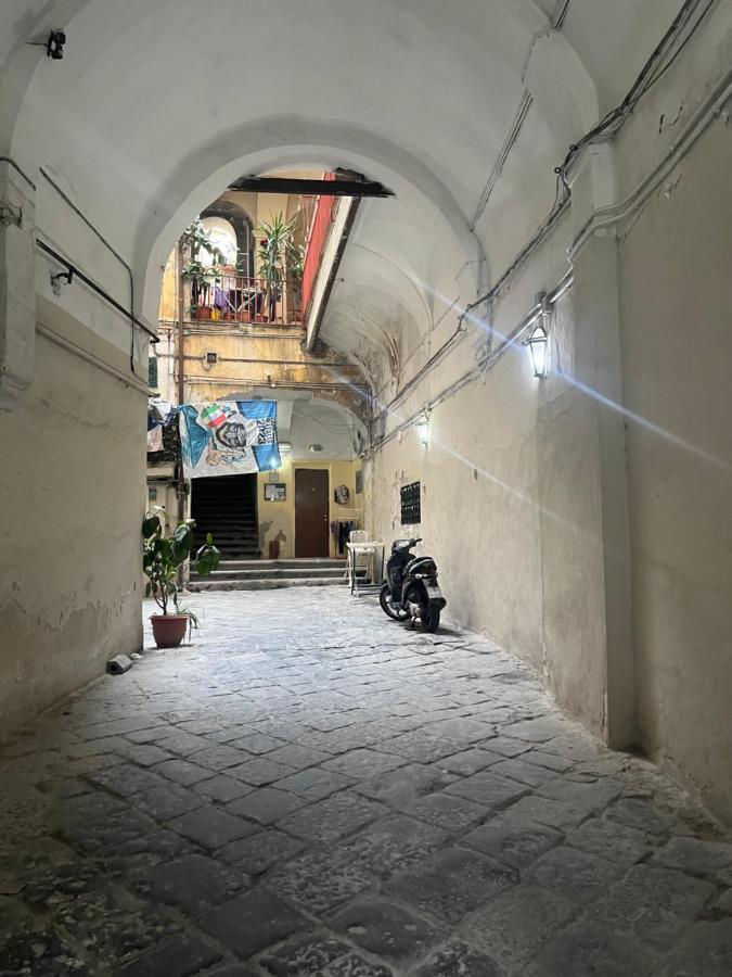 Maison Cresh نابولي المظهر الخارجي الصورة